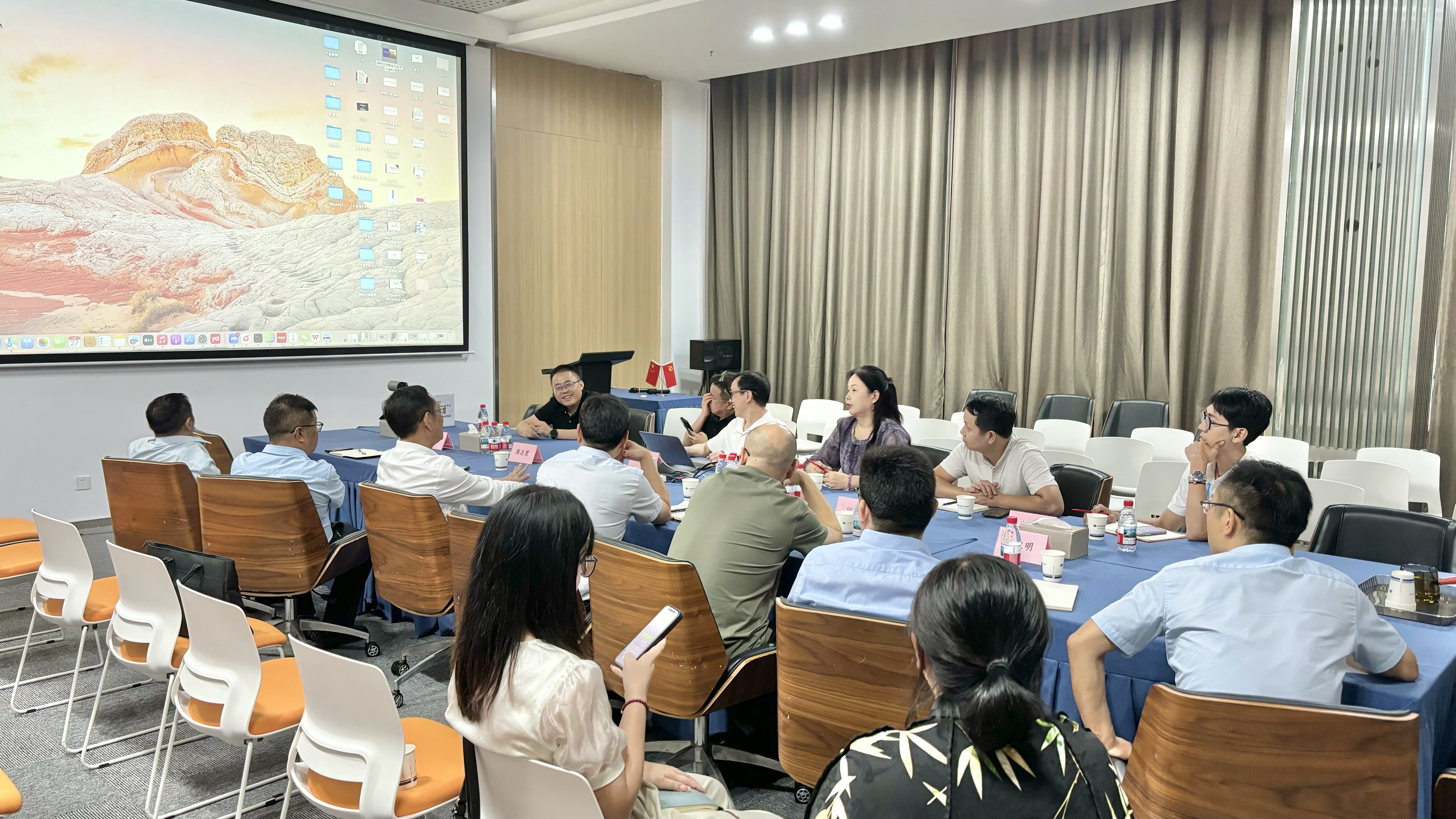 8.27座谈会 (2).jpg